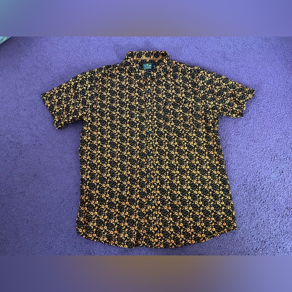 👻Monument Halloween shirt size XL